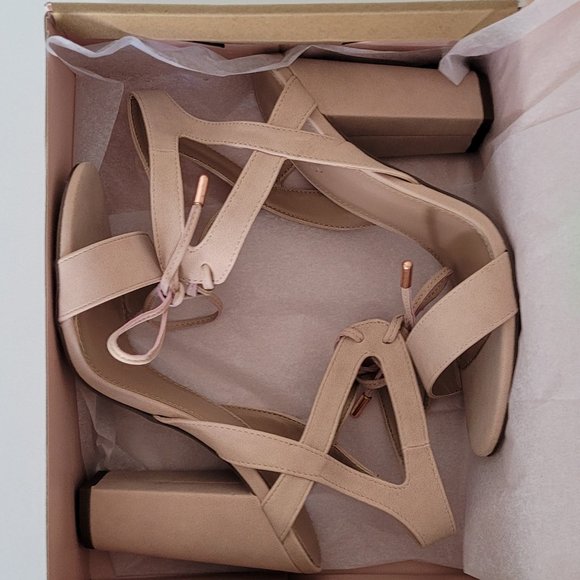 Charlotte Russe Lace-Up Heels Size 7 Light Pink - Picture 7 of 7